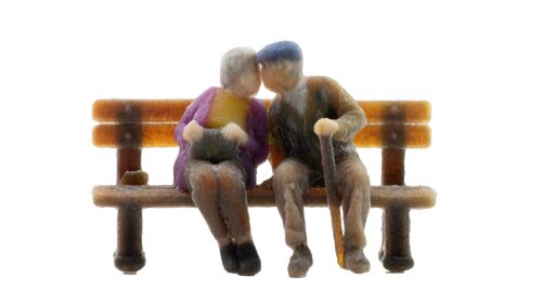 Noch 10435 Senioren auf Bank, 3D-Master-Einzelfigur