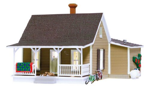 Woodland BR5027 H0 Omas Haus (mit Beleuchtung)