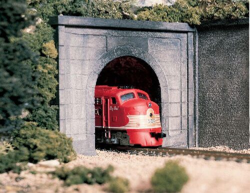 Woodland C1152 N-Spur Tunnelportal   eingl. Beton